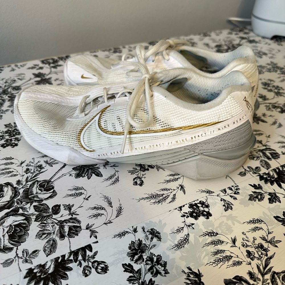 Nike Women’s React Metcon Turbo Size 9 - image 2